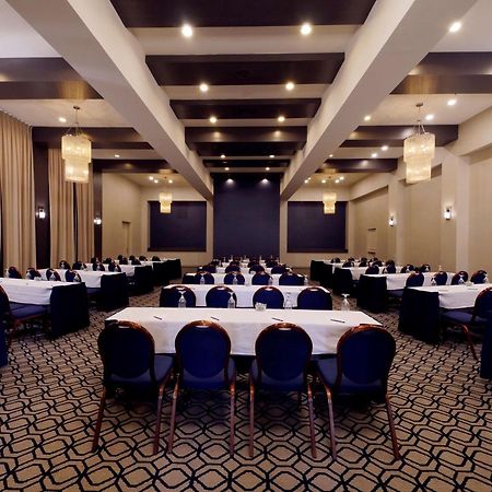 Hilton Mystic Hotel Ngoại thất bức ảnh