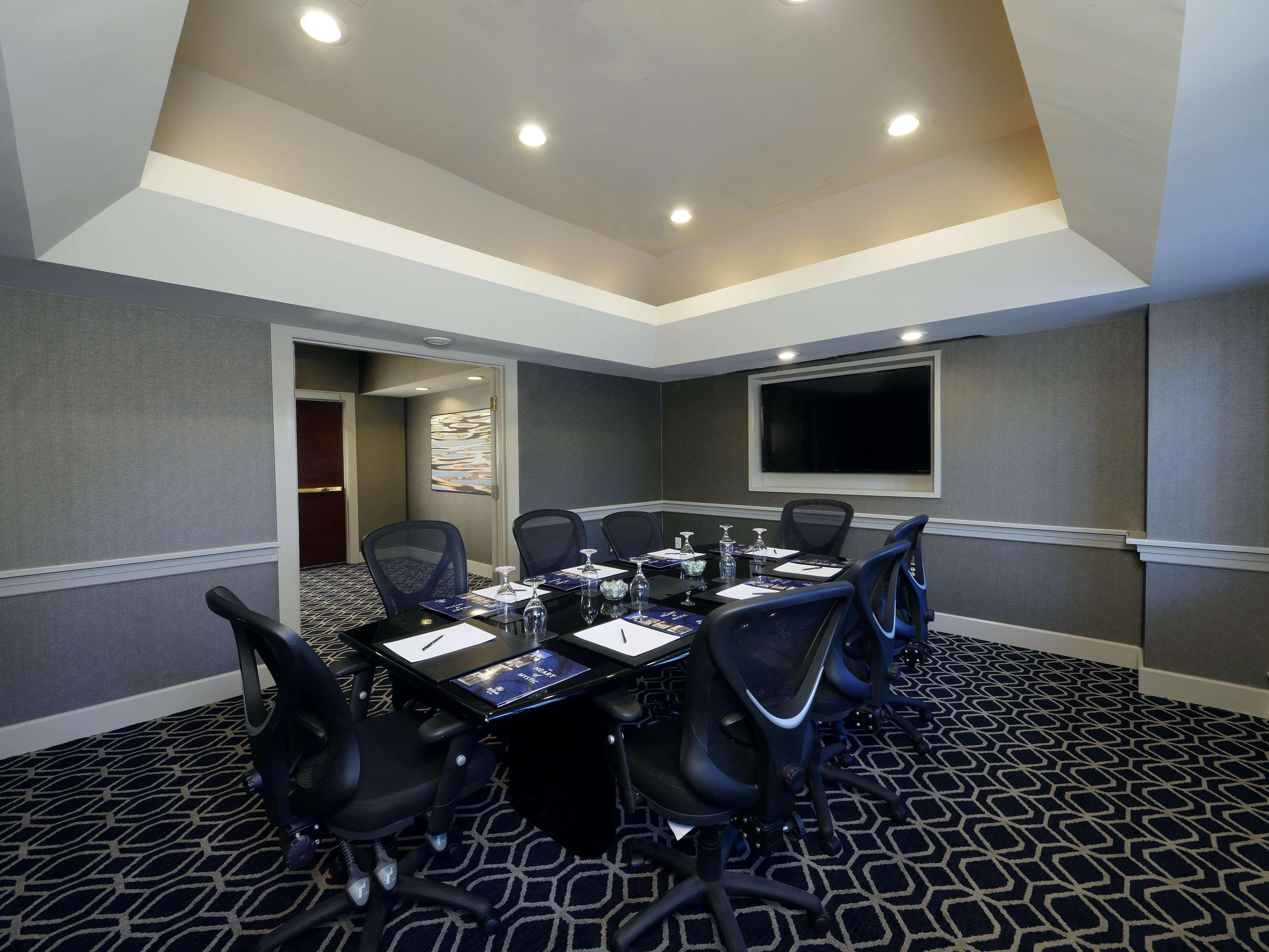 Hilton Mystic Hotel Ngoại thất bức ảnh