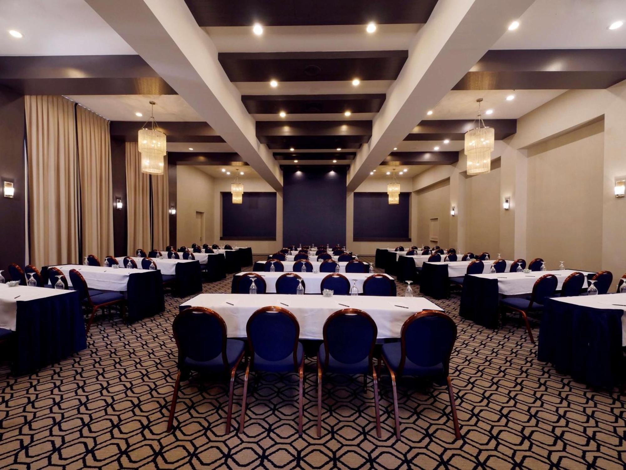 Hilton Mystic Hotel Ngoại thất bức ảnh