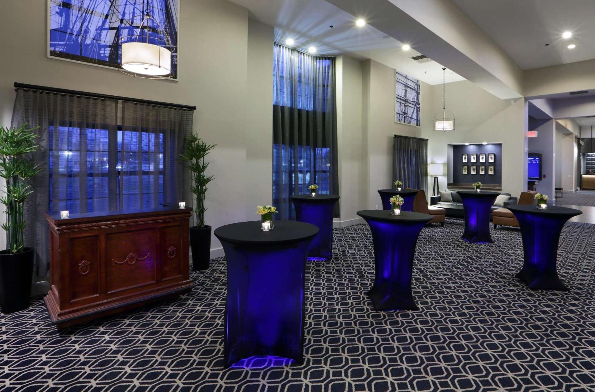 Hilton Mystic Hotel Ngoại thất bức ảnh