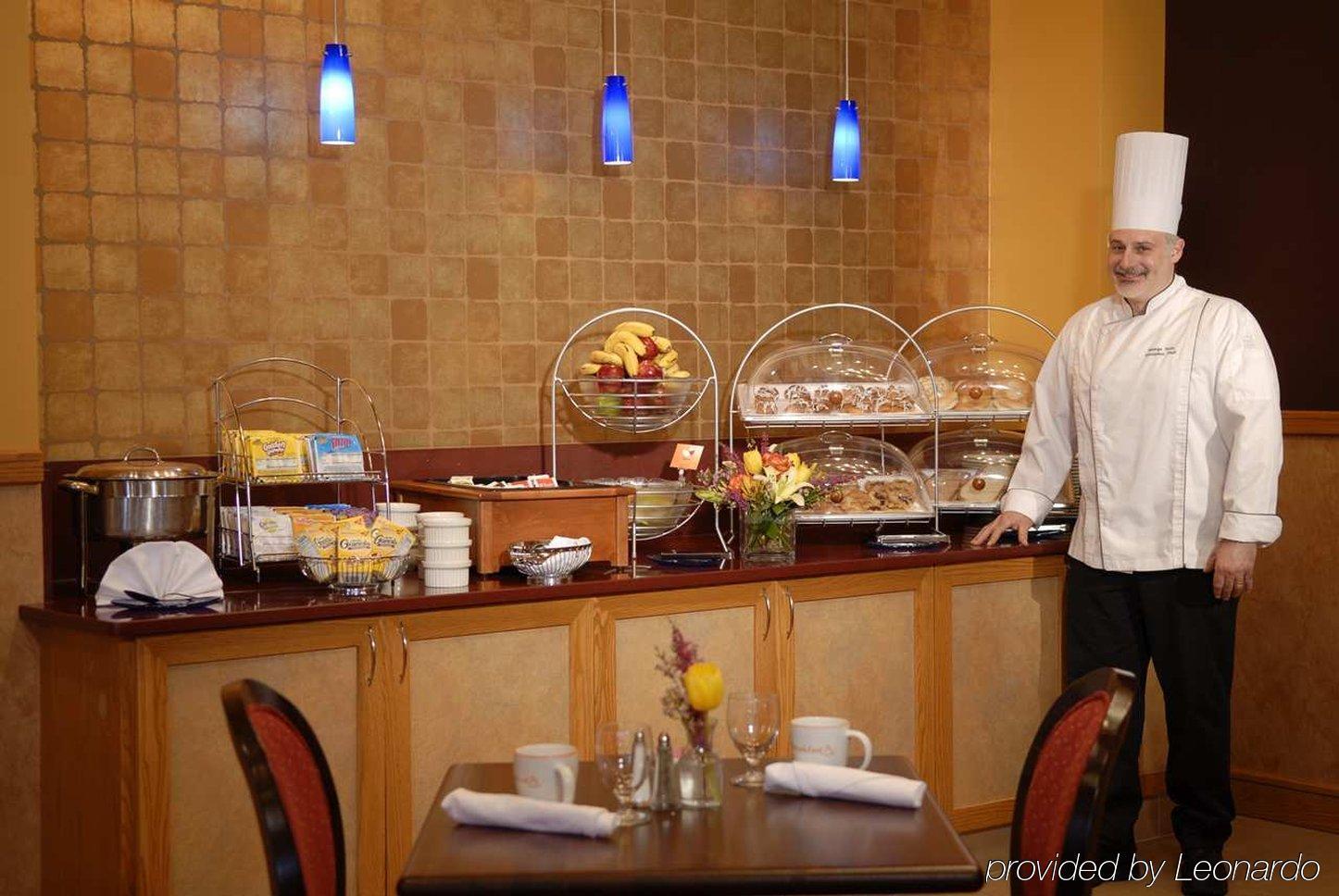 Hilton Mystic Hotel Nhà hàng bức ảnh